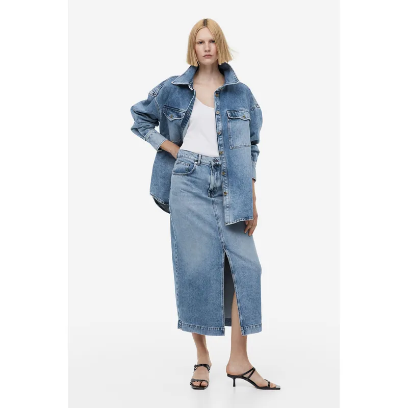 Light Blue Cropped Jeans | Casual and Versatile