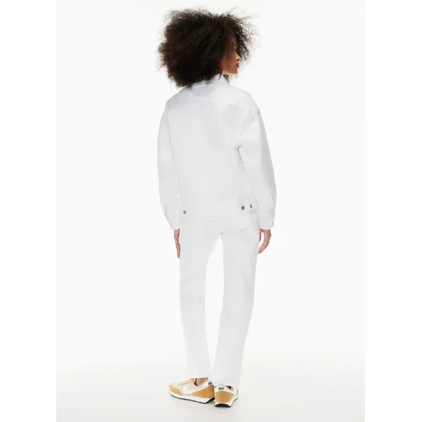Shop Women’s Autumn White Denim Jacket | Trendy Outerwear | Fashion Essential