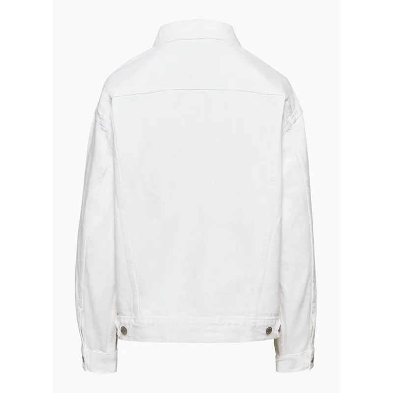 Shop Women’s Autumn White Denim Jacket | Trendy Outerwear | Fashion Essential