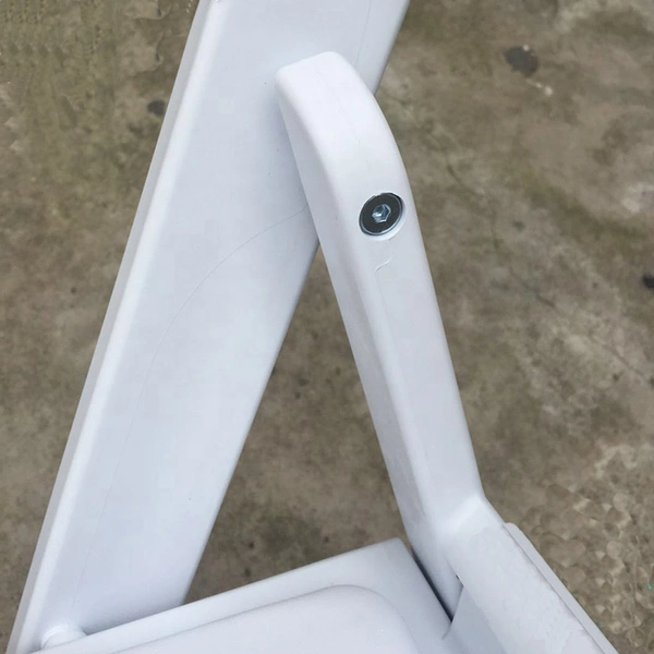 Folding Leisure White plastic table 