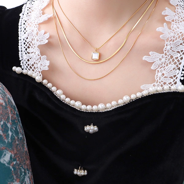 Stainless Steel 18K Gold White Shell Pearl Pendant Necklace