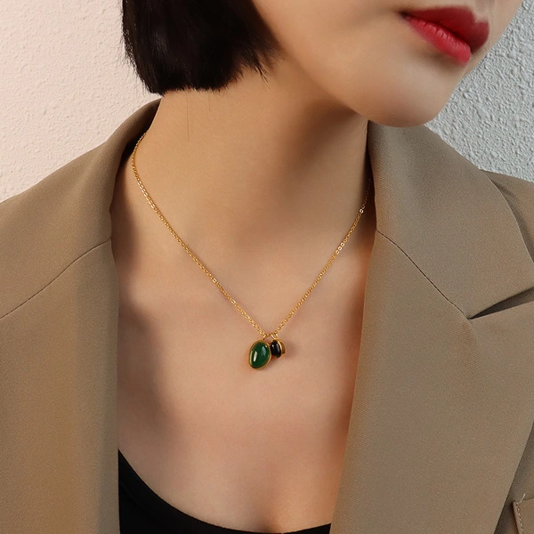  Gold Green Agate Necklace