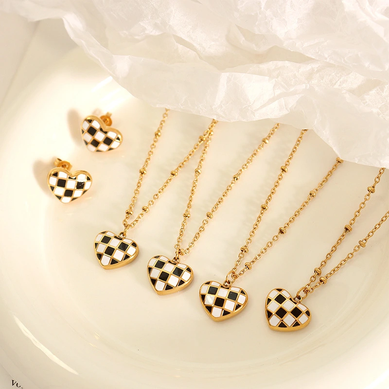 Black and White Heart Pendant Necklace for Women