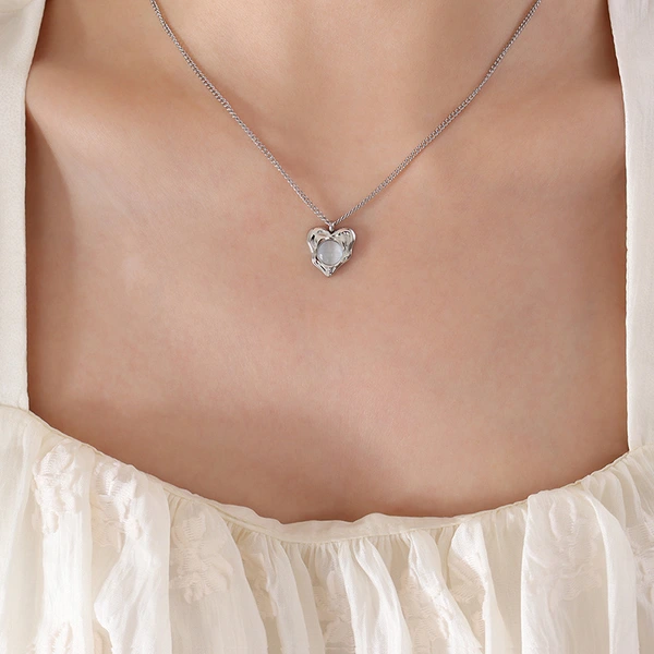 Round Crystal Stone Heart Necklace
