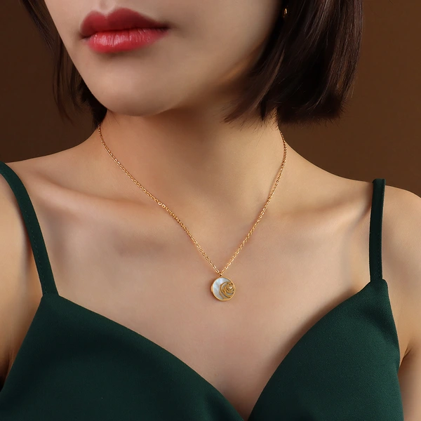 Gold Plated Cable Chain Mother of Pearl Pendant Necklace