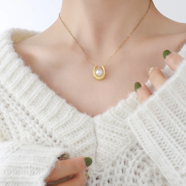 Women Jewelry Mother of Pearl Gold Pendant Necklace