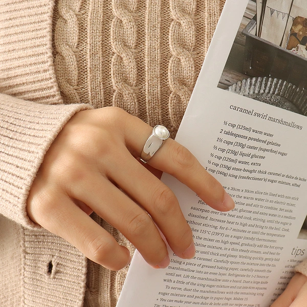 High Gloss Premium Women Pearl Ring