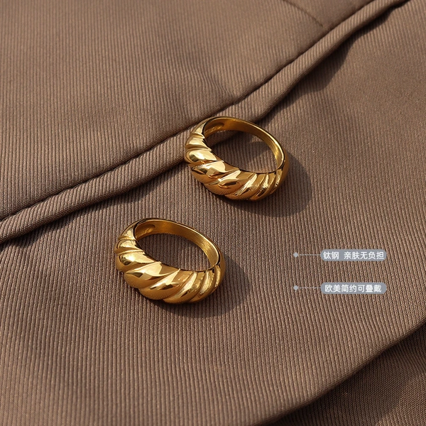 316L Stainless Steel Croissant Dome Ring