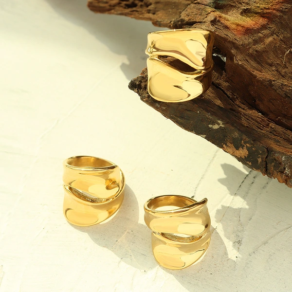 Gold PVD Women Twisted Dash Ring