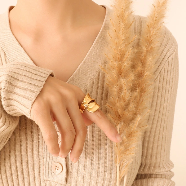 Gold PVD Women Twisted Dash Ring