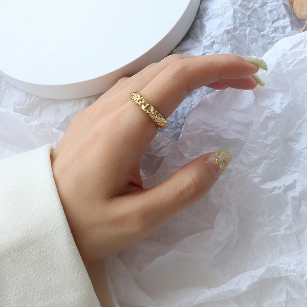 Women Gold MELINA Tapered Ring