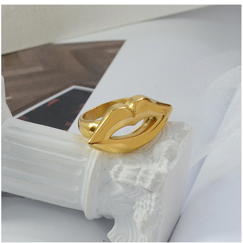 Fashion Gold Kiss Ring
