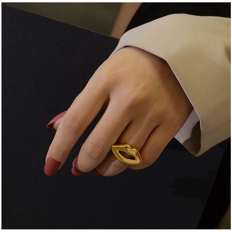 Fashion Gold Kiss Ring