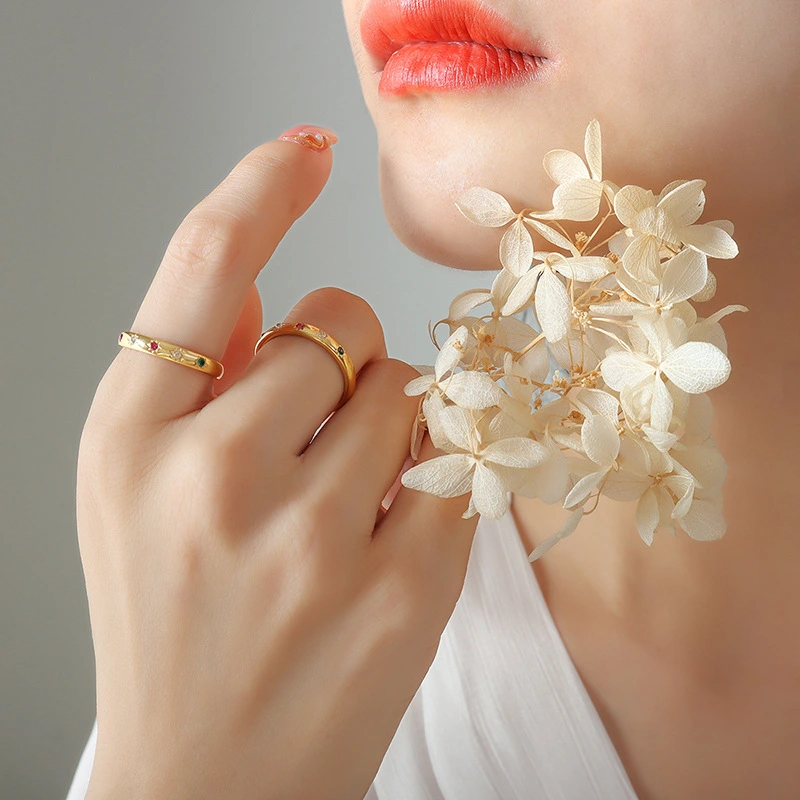  Micro Pave Colorful Red White Green Cubic Zirconia Rings