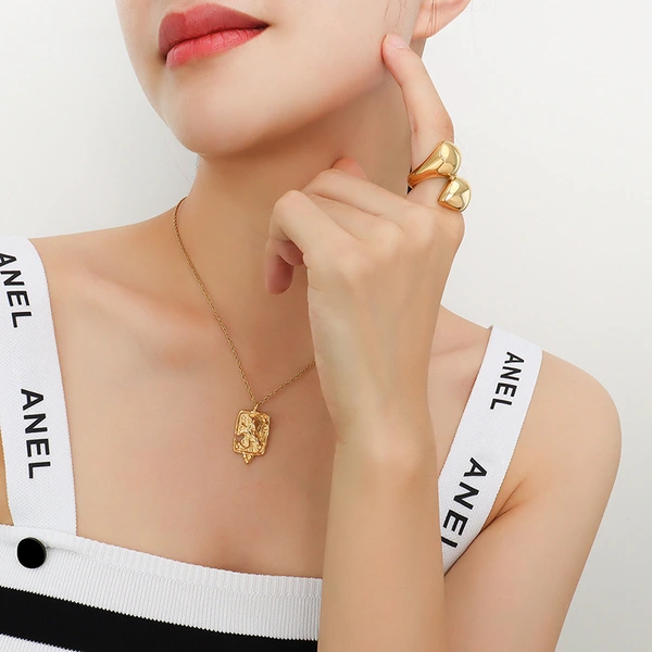 Rough Snake Titanium Gold Ring