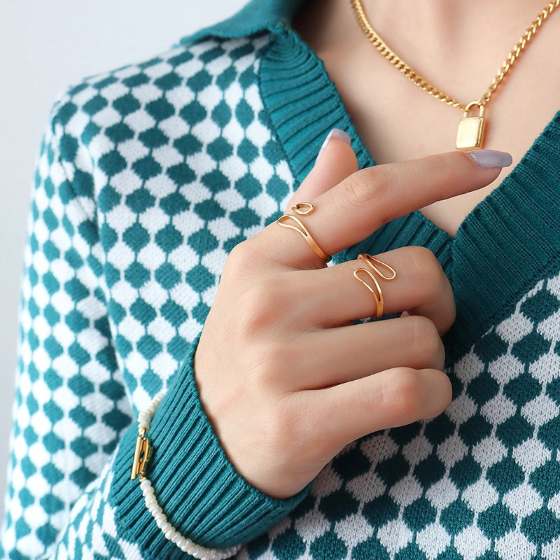 18k Yellow Gold Band Line Ring