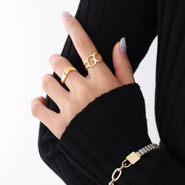 18K Gold Wave Wide Ring