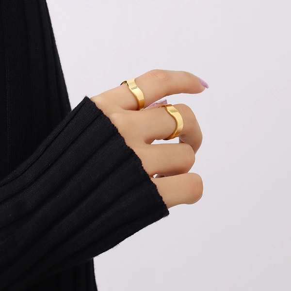 18K Gold Wave Wide Ring