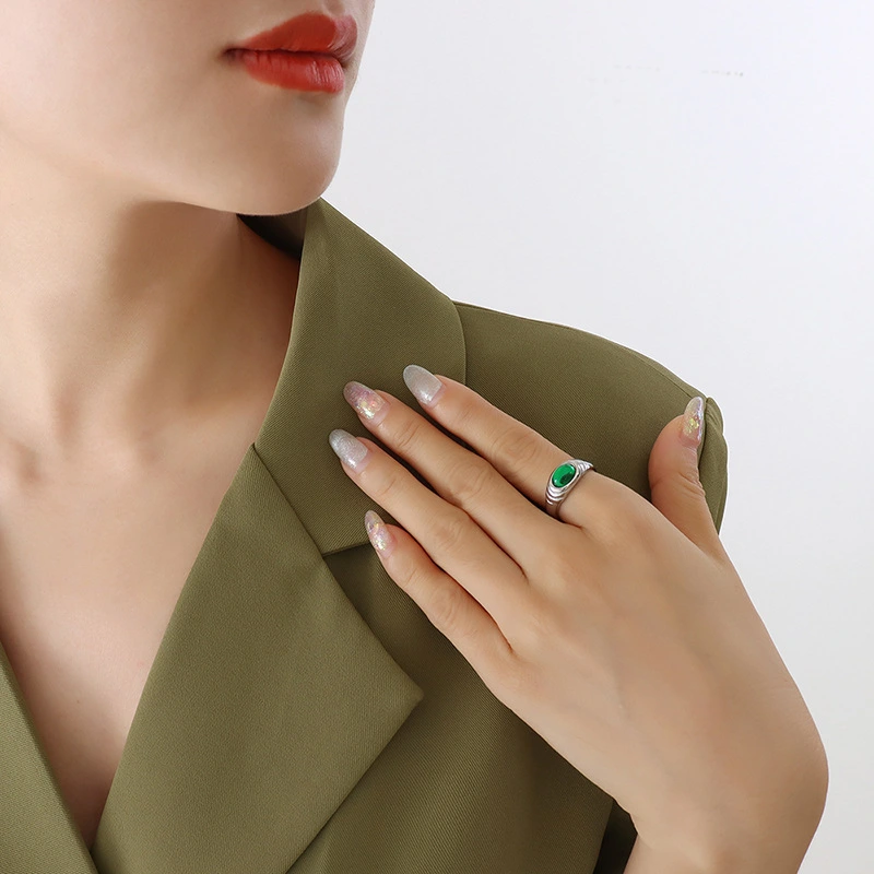 Oval Stone Women Jewelry Ring in Green and Red