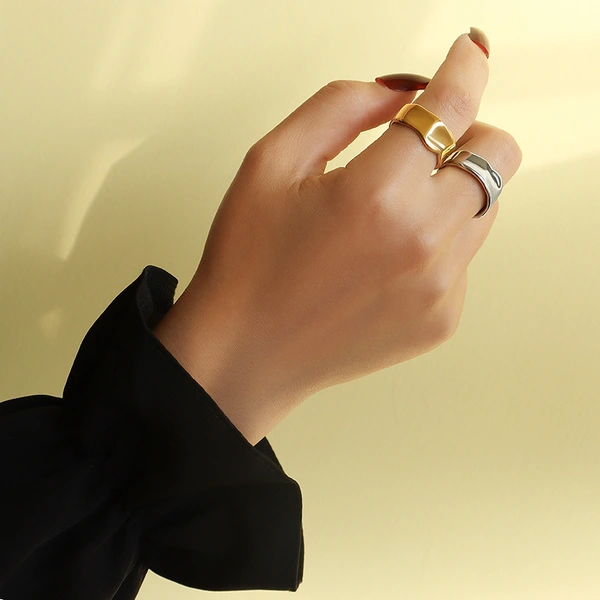 Stainless Steel Women Jewelry Wave Ring Band