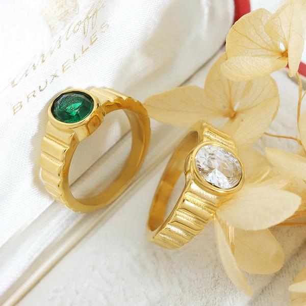 18K Gold Plated White and Green Cubic Zirconia Finger Ring