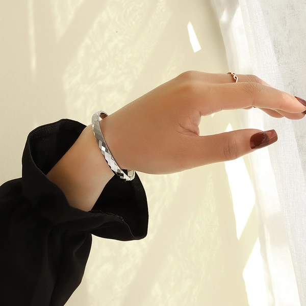 Fashion Women 18K Gold Plated Rhombus Bangle Bracelet