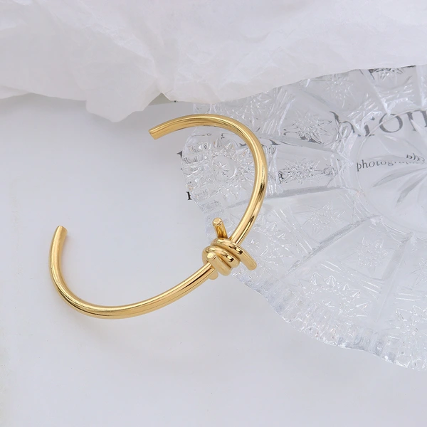 Fashion 18K Gold Plated Thorns Bangle Bracelet