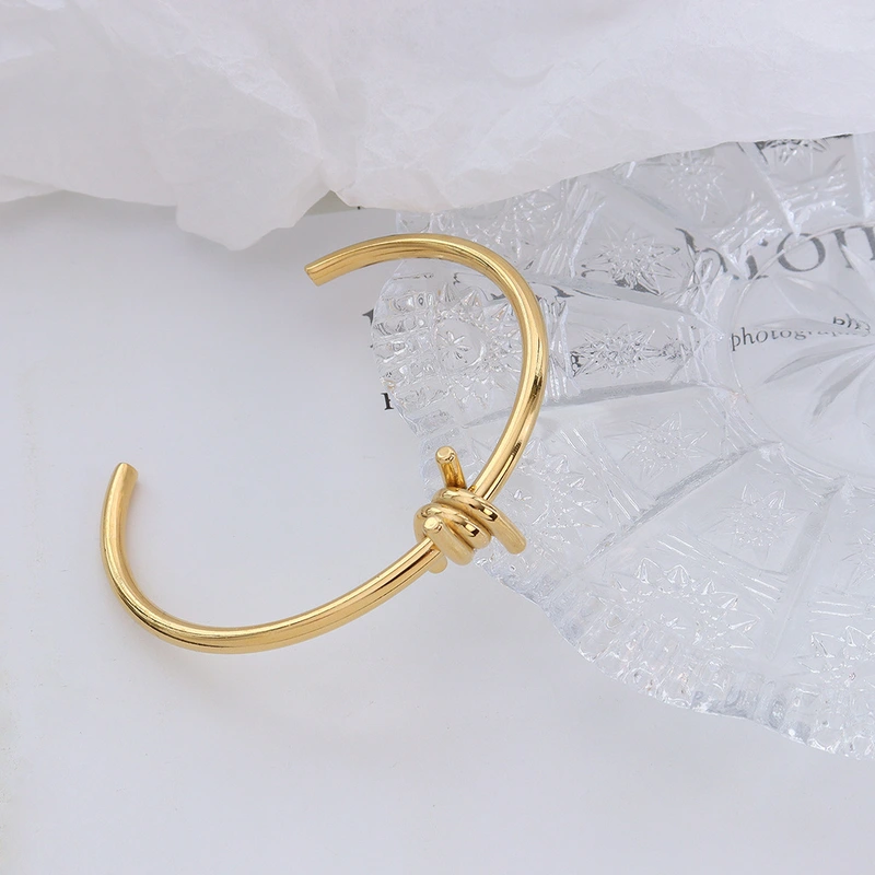 Fashion 18K Gold Plated Thorns Bangle Bracelet