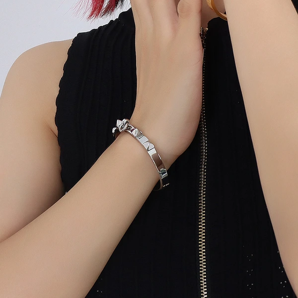 Women Design Fashion Nail Bangle Bracelet