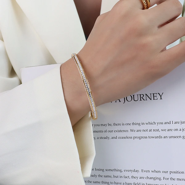 18K Gold Plated White CZ Inlay Women Bangle Bracelet