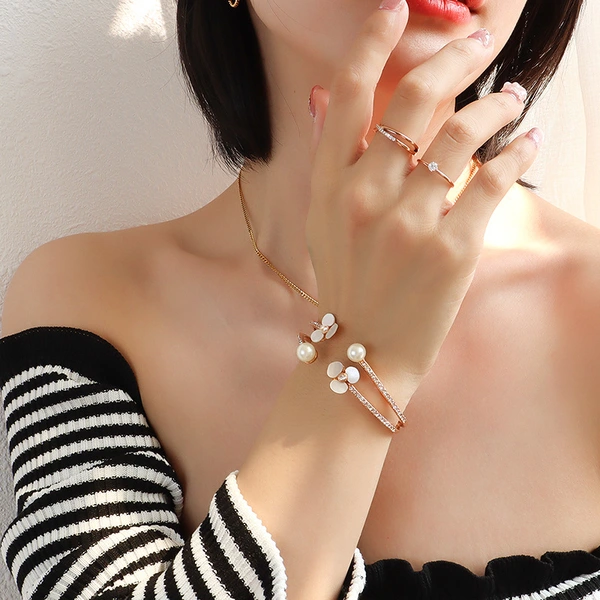 Mother of Pearl and Flower Rose Gold Plated Bangle Bracelet