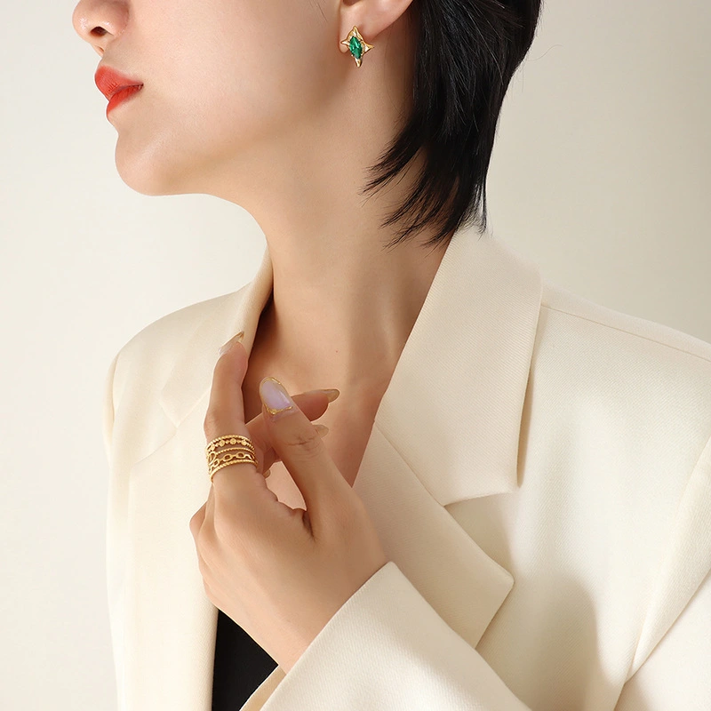 18K Gold Color Marique Simple Star Stud Earing