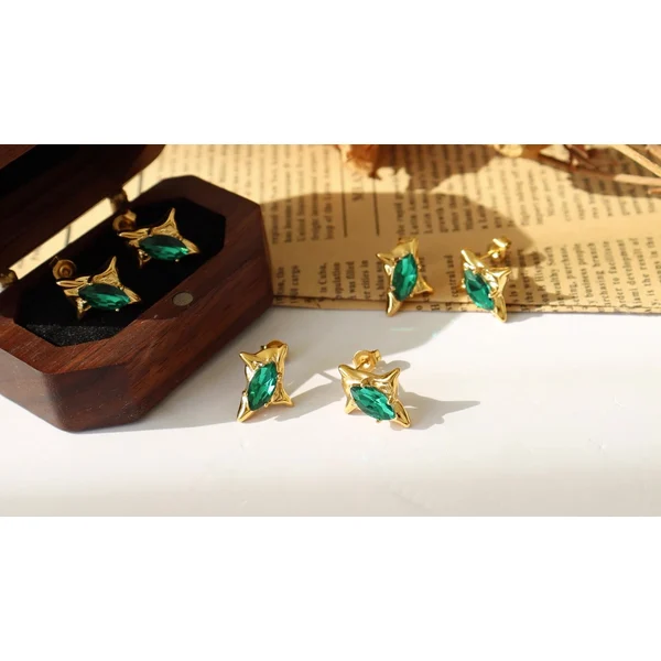 18K Gold Color Marique Simple Star Stud Earing