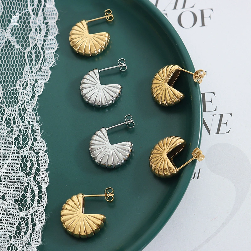 Stainless Steel Fashion Daisy Stud Earrings