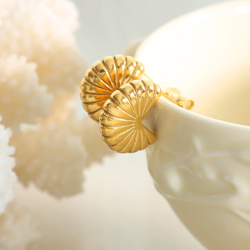 Stainless Steel Fashion Daisy Stud Earrings