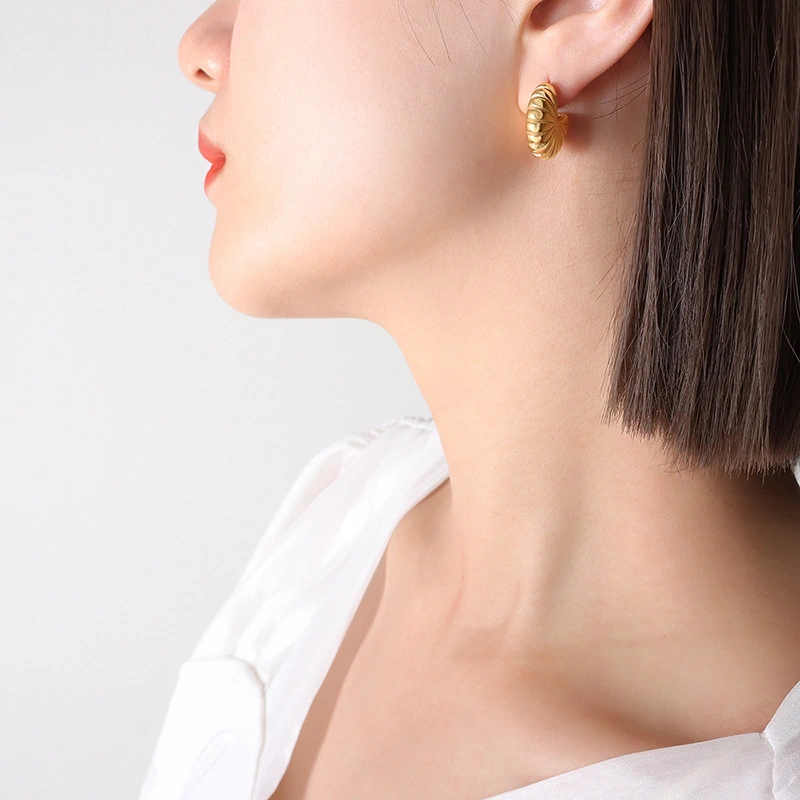 Stainless Steel Fashion Daisy Stud Earrings