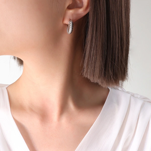 Stainless Steel Fashion Daisy Stud Earrings