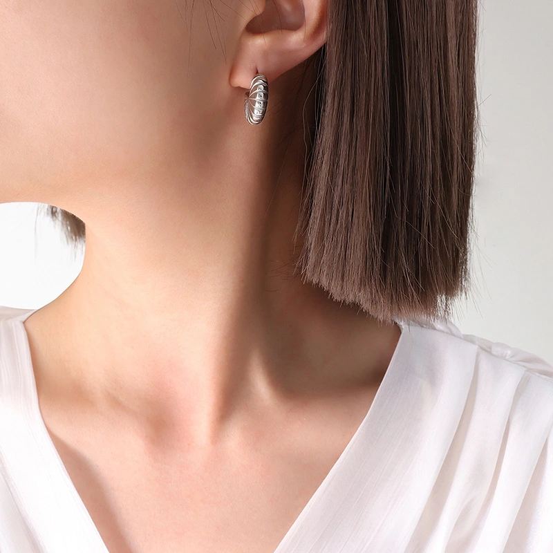 Stainless Steel Fashion Daisy Stud Earrings