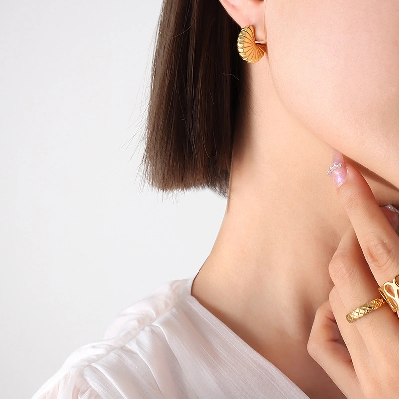 Stainless Steel Fashion Daisy Stud Earrings