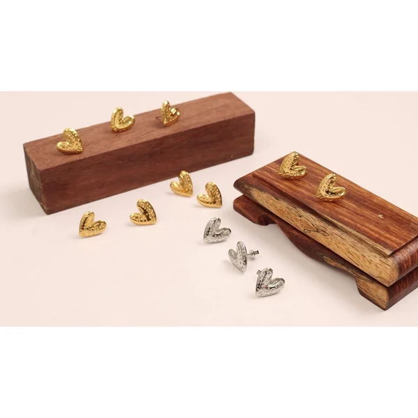 18K Gold Minimalist Irregular Cute Peach Heart Stud Earrings