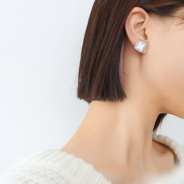 Fashion Jewelry Mother of Pearl Gold Color Stud Earrings