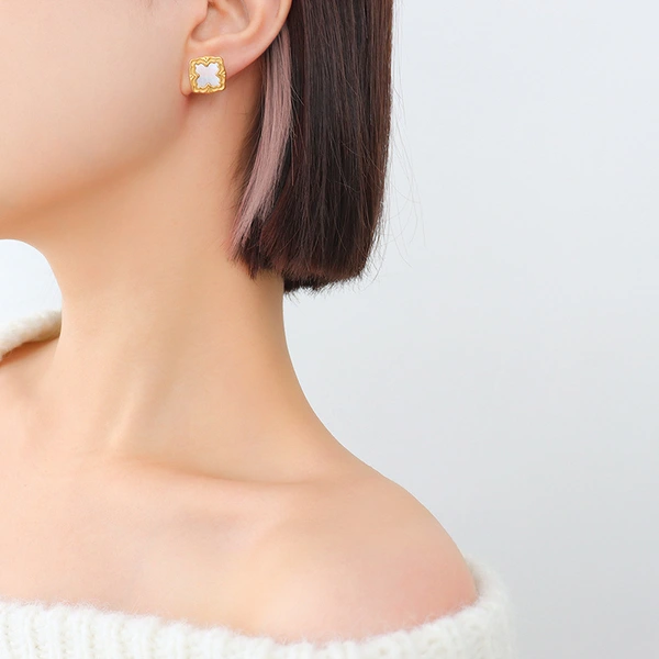 Fashion Jewelry Mother of Pearl Gold Color Stud Earrings