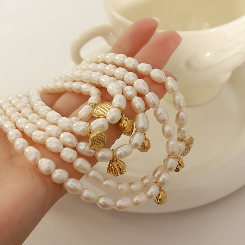 Pearl Necklace with a Silver Clasp, 6-7 mm