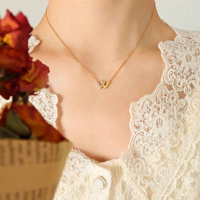 Diamonds Pendant Necklace