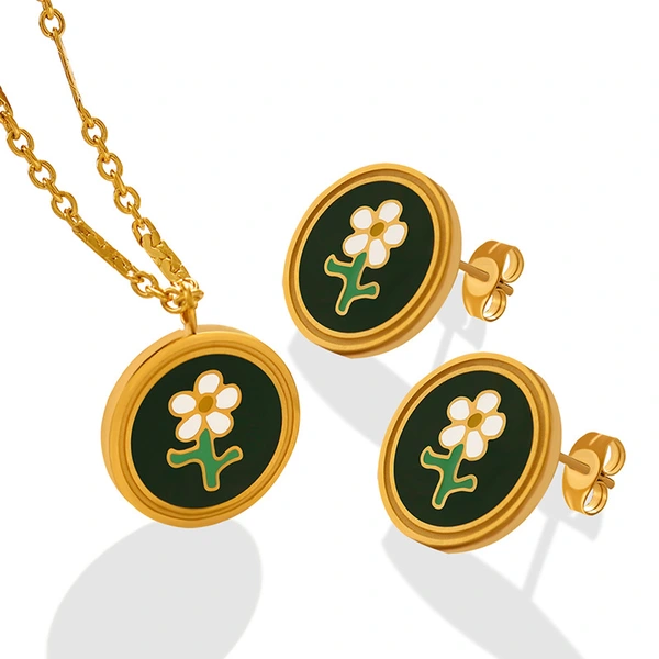 18K gold flower pendant necklace 