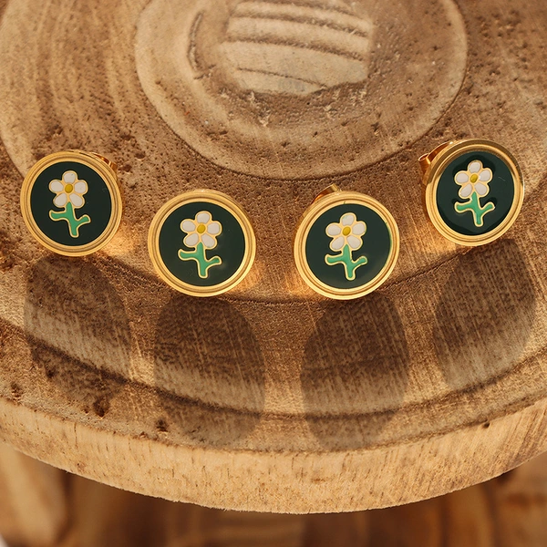 18K gold flower pendant necklace 