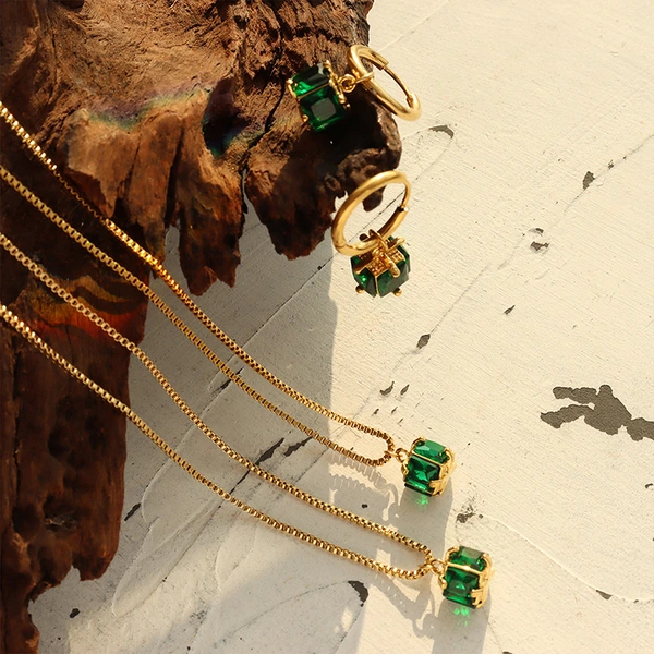18K Gold Vermeil Yellow Gold Emerald Square Necklace