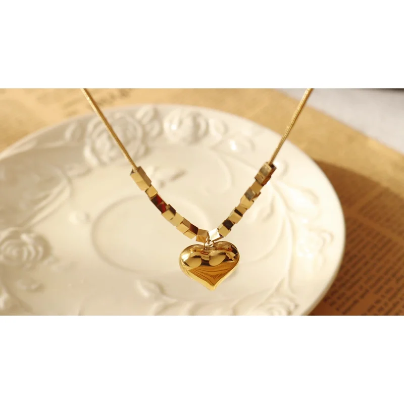 18K gold plated heart pendant necklace