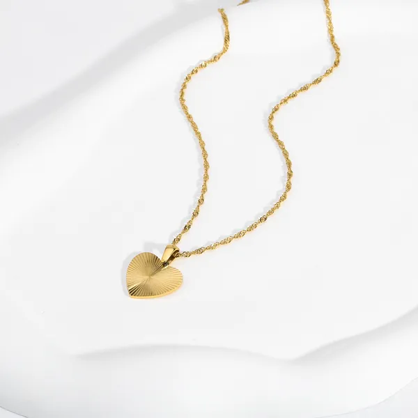 Stainless Steel High Gloss Heart Pendant Necklace