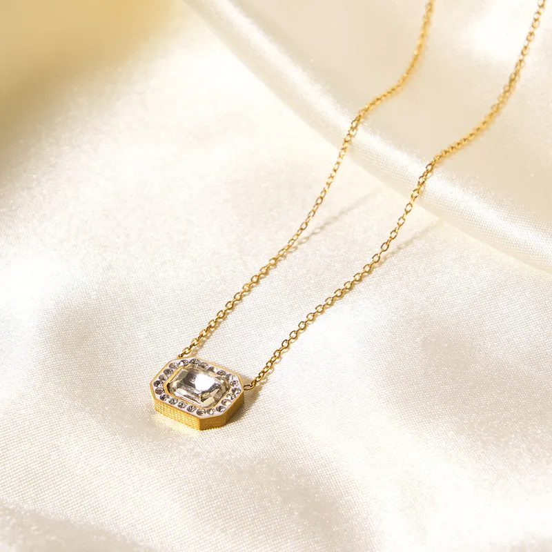 High Quality Stainless Steel Jewelry Necklace Color Stone Setting